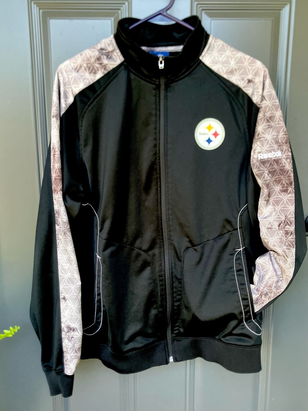 Pittsburgh Steelers Reebok NFL On Field Jacket Sz M Polyester Embroidered Logo
